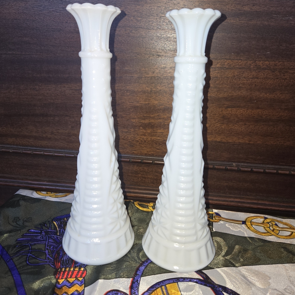 Set Of Two 9 Inch Tall Milk Glass Vases - Picture 3 of 7